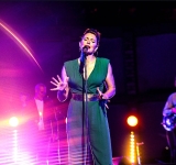 Robyn Bennett  éclaire la nuit de Hammamet  avec  une  variété musicale mondiale