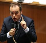 الموازنة تثير معركة حامية في البرلمان الفرنسي