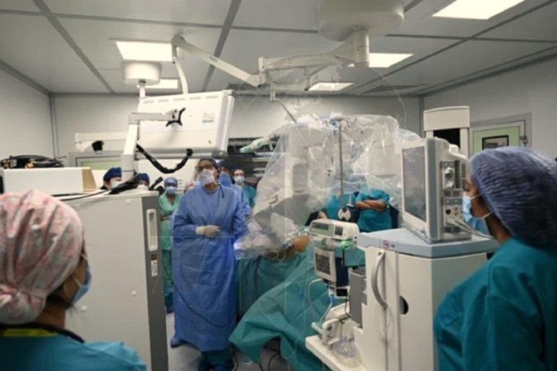 La première intervention de chirurgie robotique en Tunisie