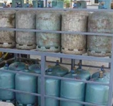 وزارة الصناعة تبحث  التزود بالغاز المنزلي في ظل تواصل الاضراب